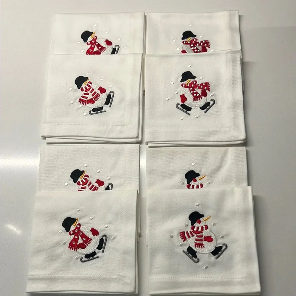 NEW set of 8 Crate & Barrel 100% cotton Embroidered Snowman 10” cocktail napkins